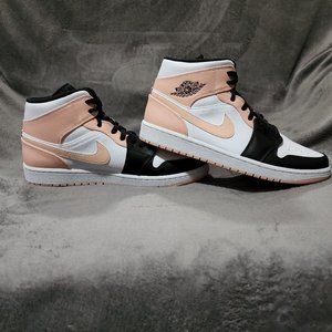 Air Jordan 1 Mid